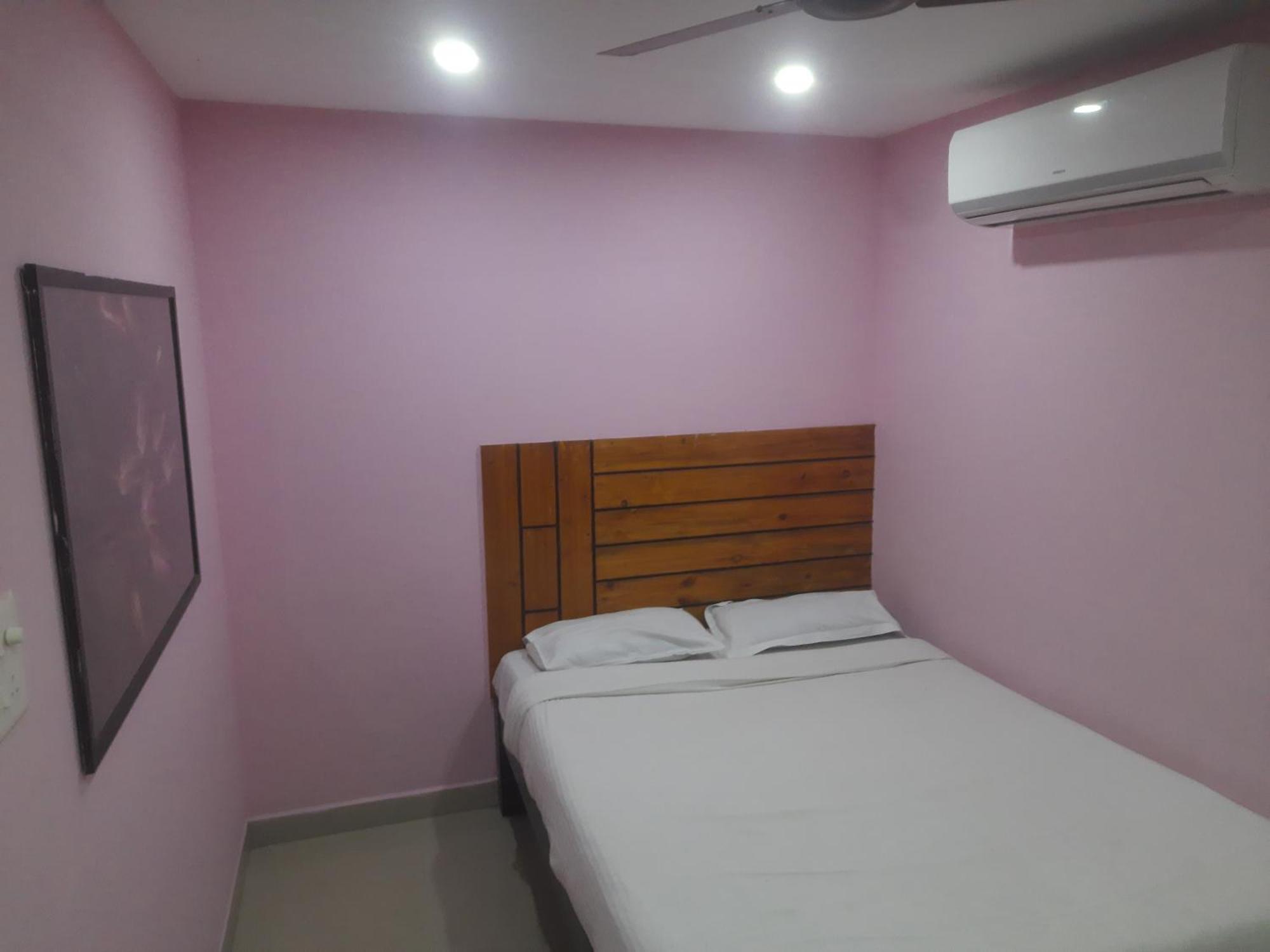 Skyway Rooms Puducherry Buitenkant foto