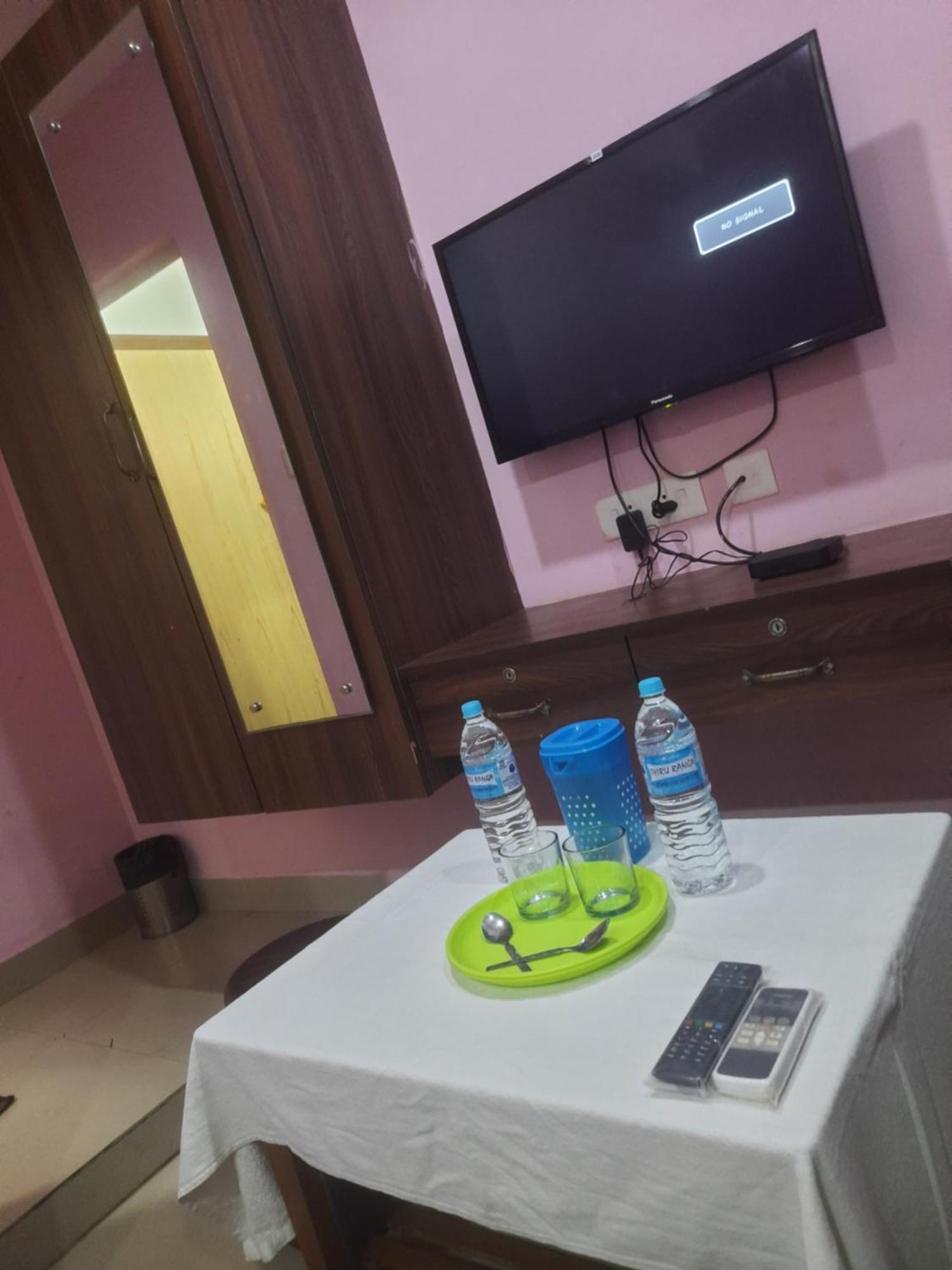 Skyway Rooms Puducherry Buitenkant foto