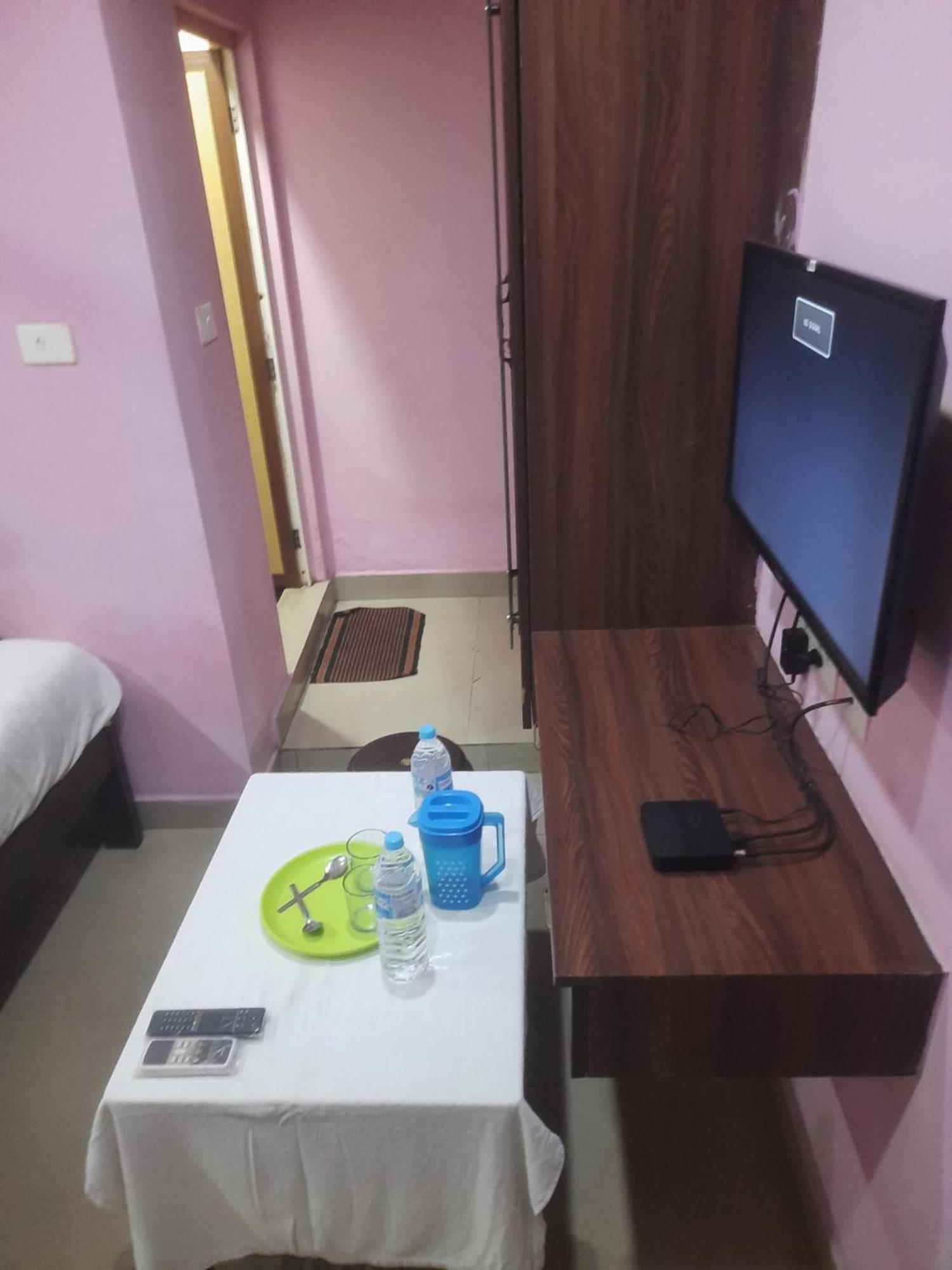 Skyway Rooms Puducherry Buitenkant foto