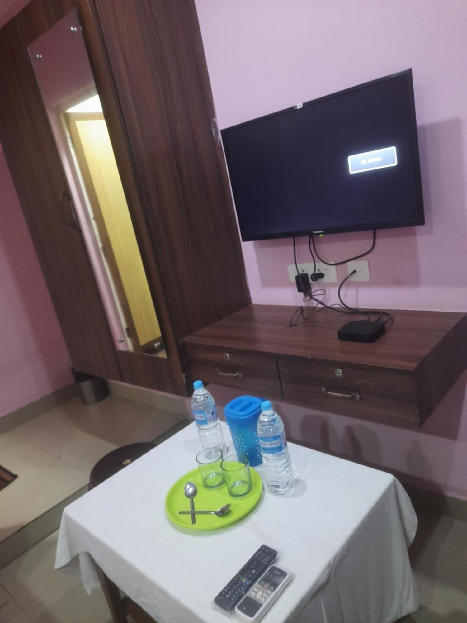 Skyway Rooms Puducherry Buitenkant foto