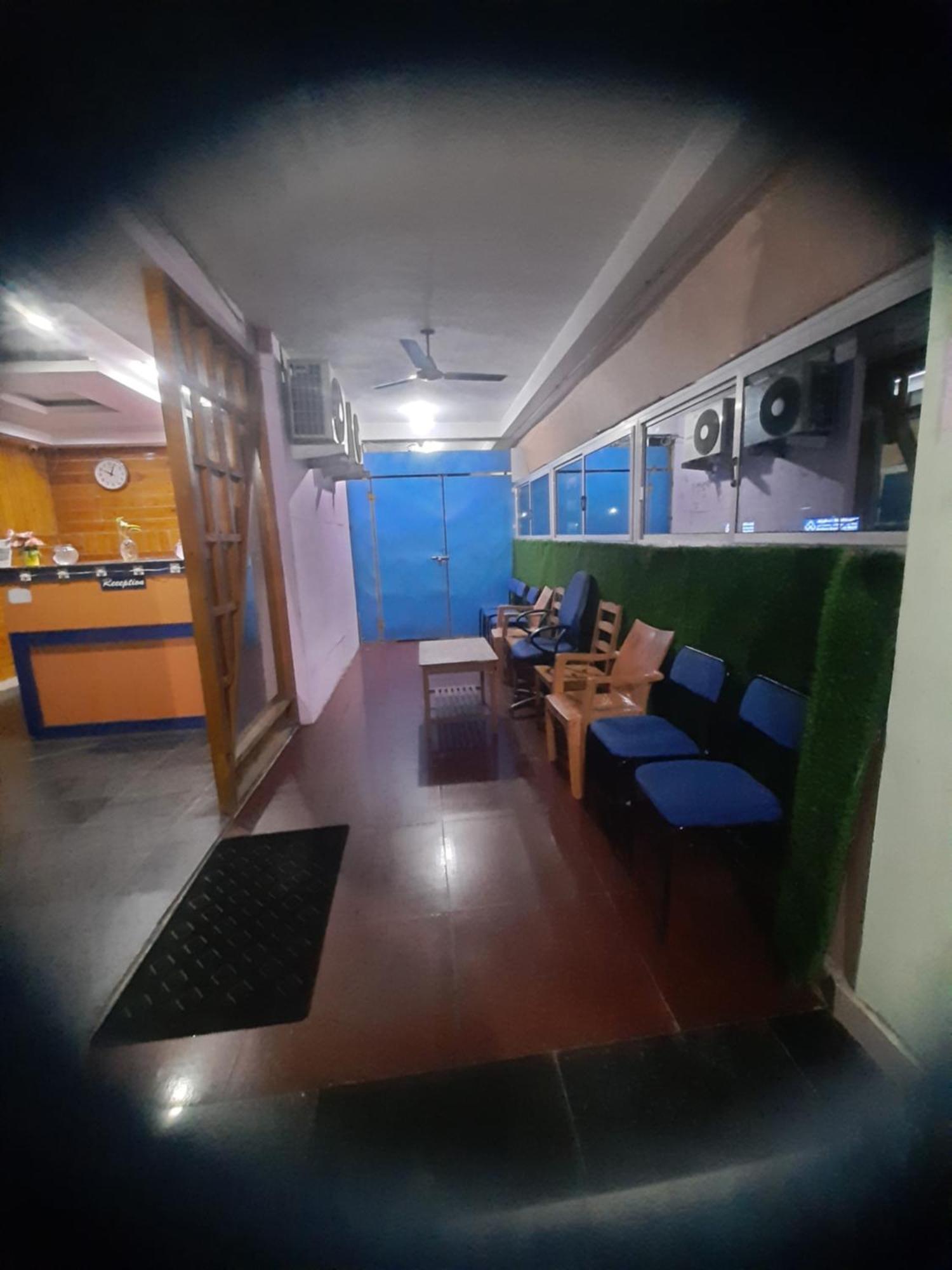 Skyway Rooms Puducherry Buitenkant foto